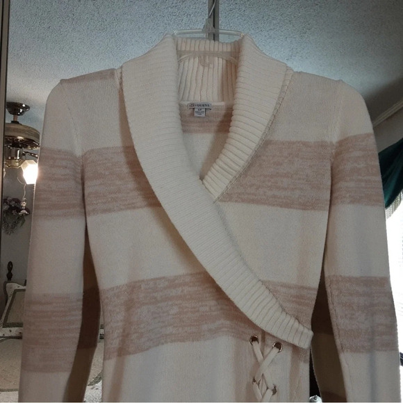 Guess Women's  Fitted Beige + Cream Striped Crossover Collar Lace Up Sid… - Picture 1 of 4